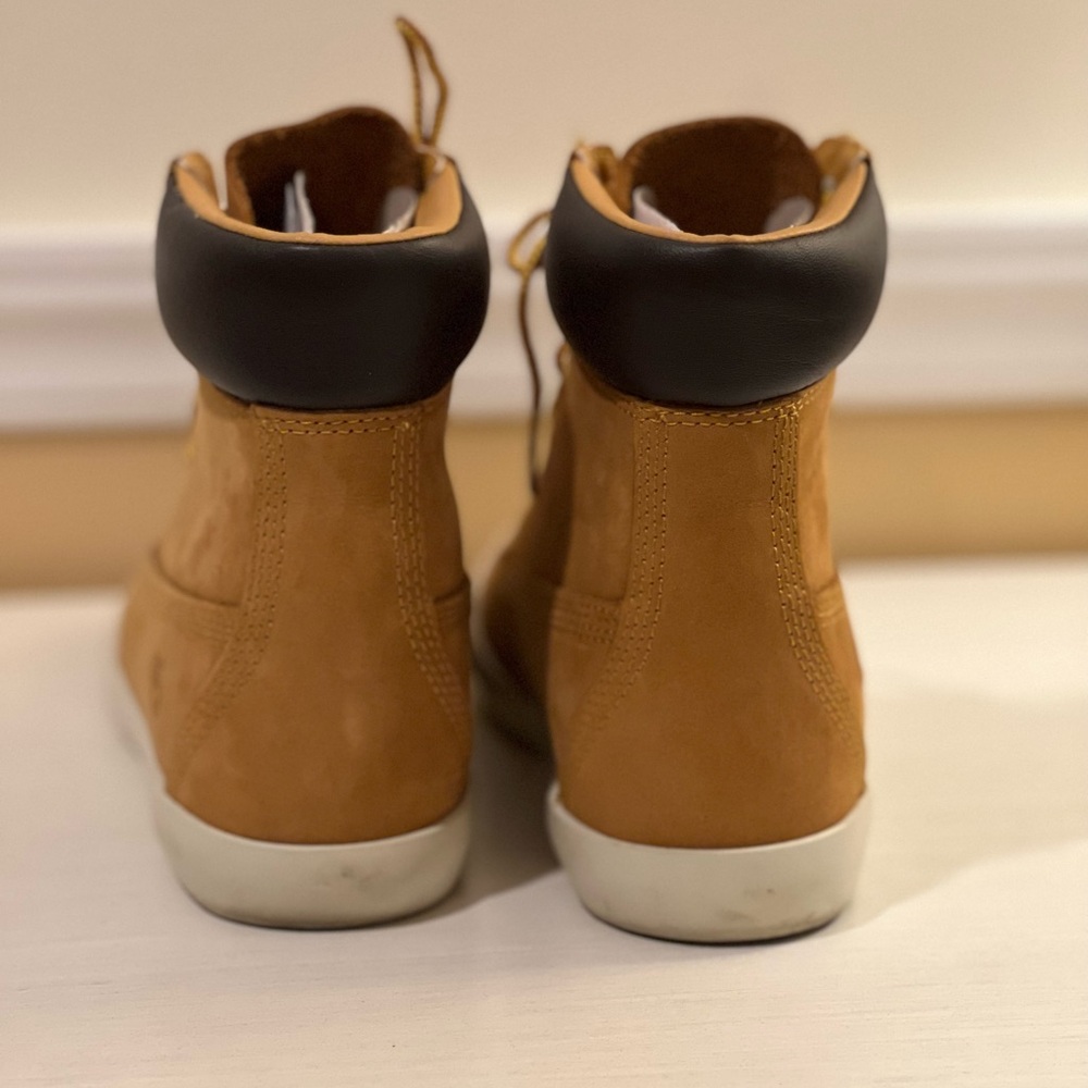 Timberland Tan and Brown Lace Up Boots - Picture 4 of 8